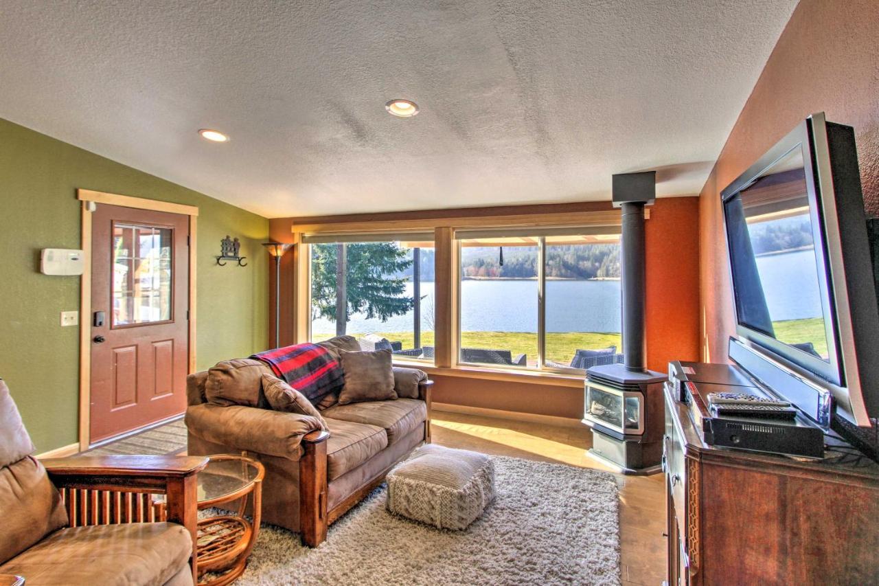 Lakefront Cabin With Stunning Mountain Views And Dock! Mineral Exteriér fotografie